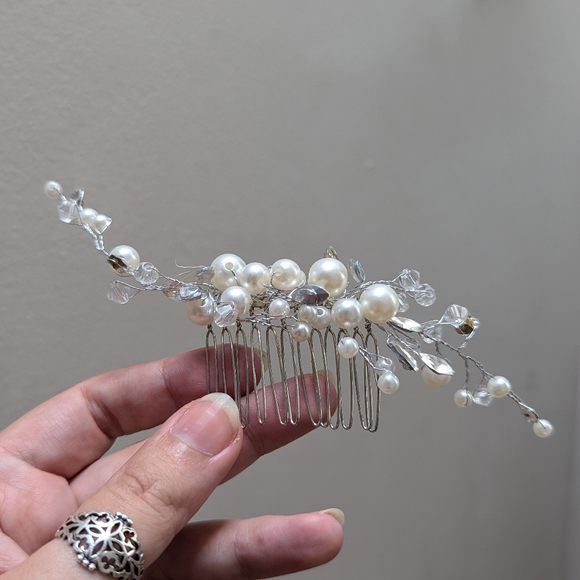 Bridal Glamour Wedding Hair Pin Comb with Pearls - Picture 3 of 3
